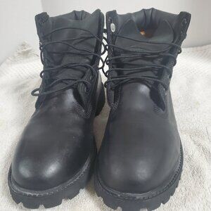 Timberland Black Nubuck Boots Size 7MM. Juniors